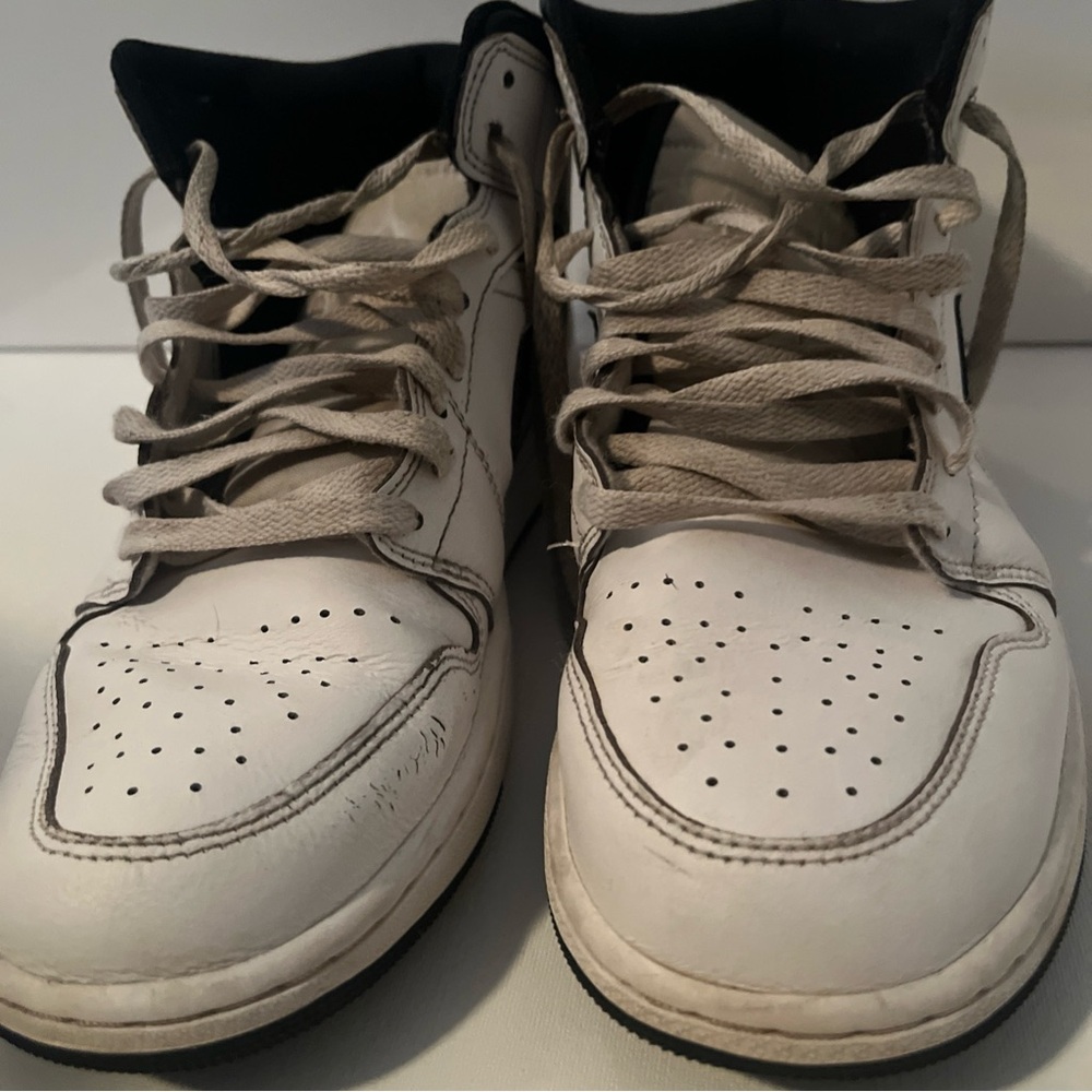 Jordan White Sneakers Classic Design